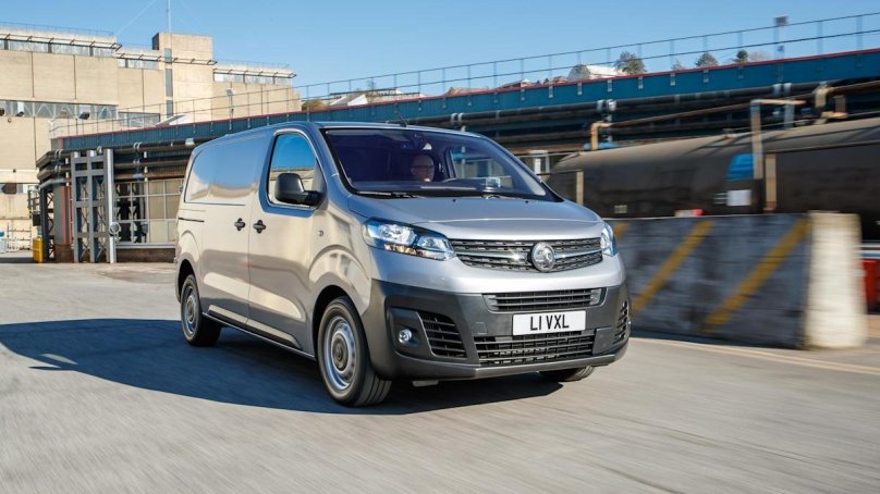 Форд Виваро