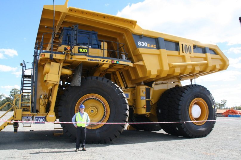 Самосвал Комацу 830е