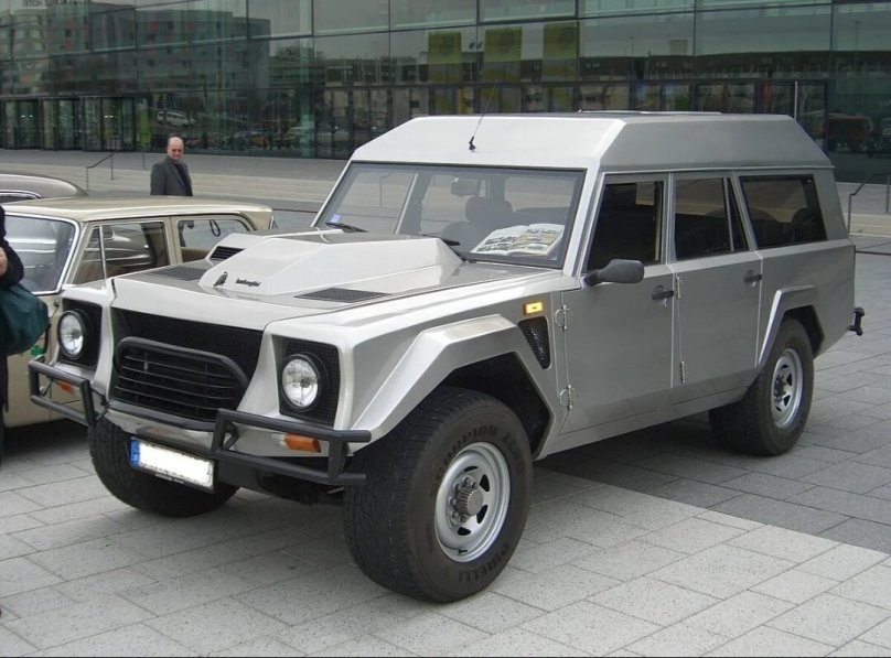 Ламборджини лм 002