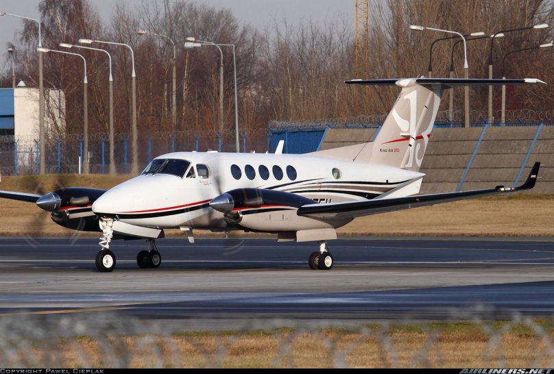 Самолет Beechcraft King Air b200