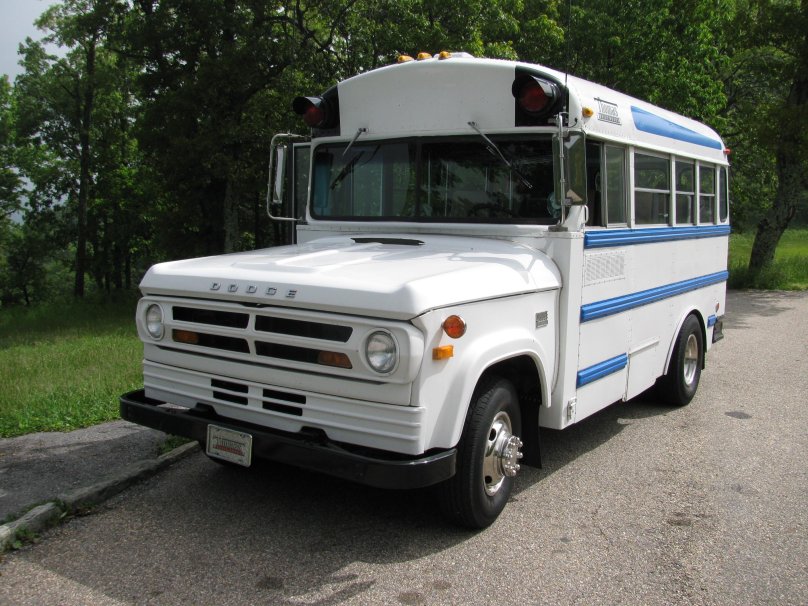 Додж автобус