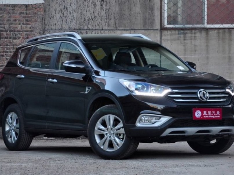 Машина Dongfeng ax7