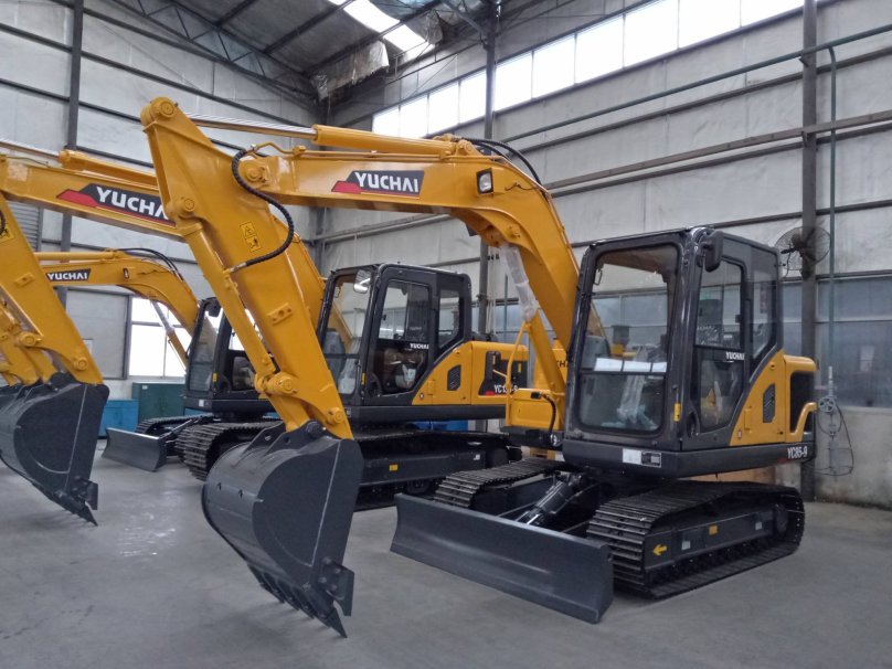 Средний экскаватор