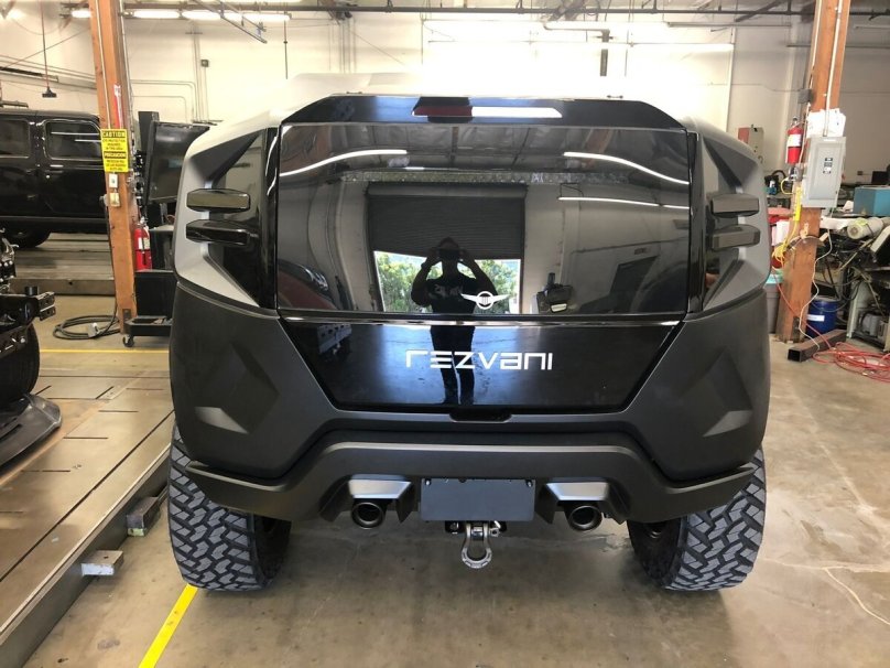 Машина Rezvani Tank