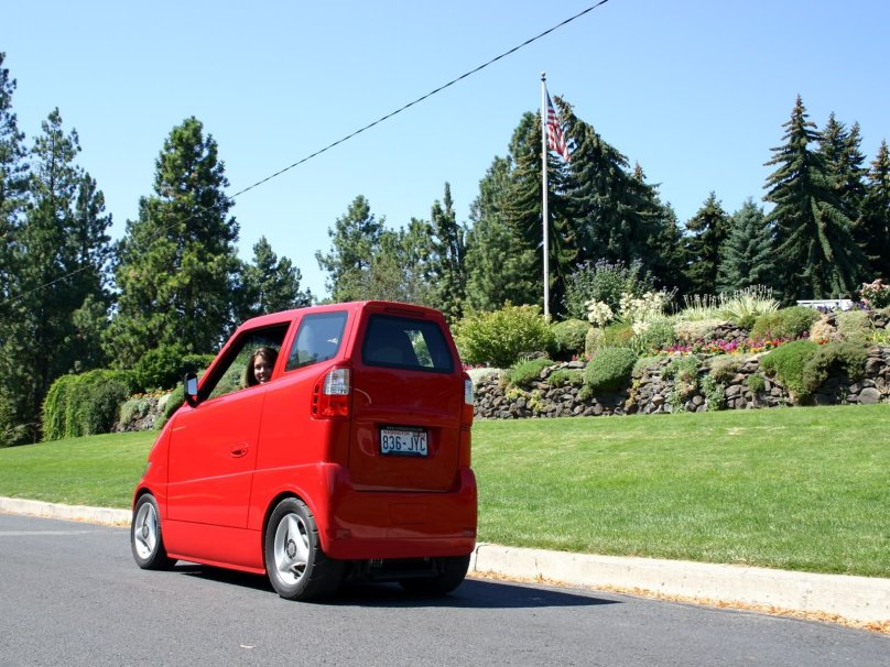 Commuter cars Tango t600