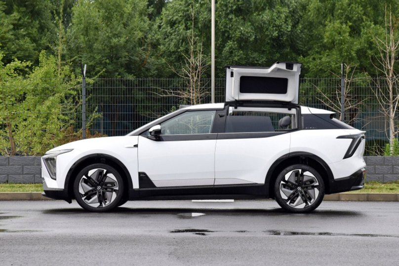 Китайский кроссовер hiphi