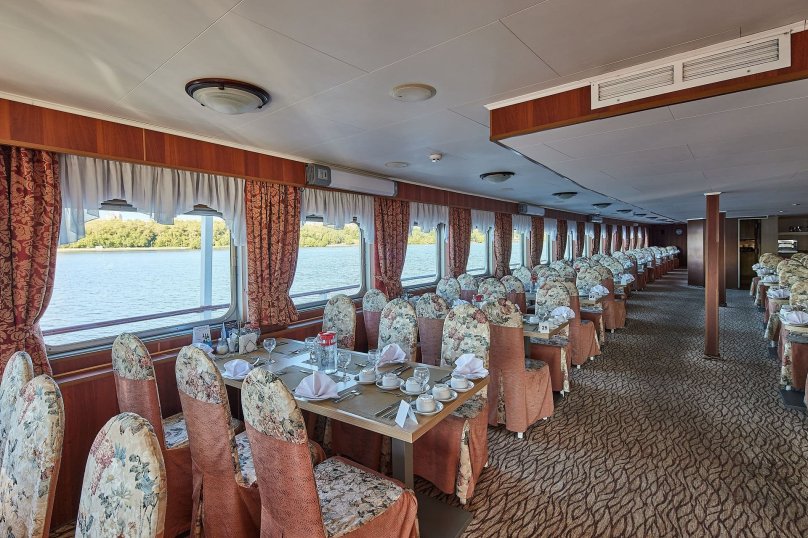 Теплоход Андрей Рублев