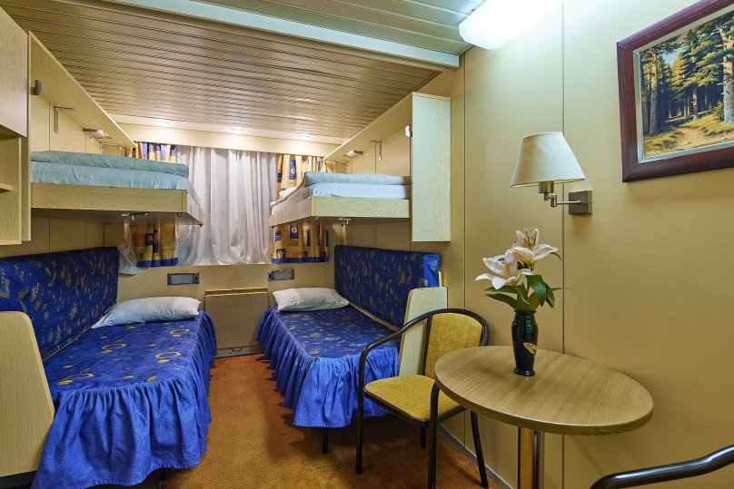 Леонид Красин теплоход