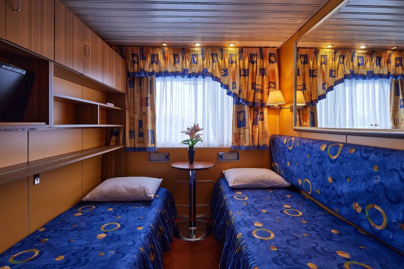 Теплоход Леонид Красин каюты