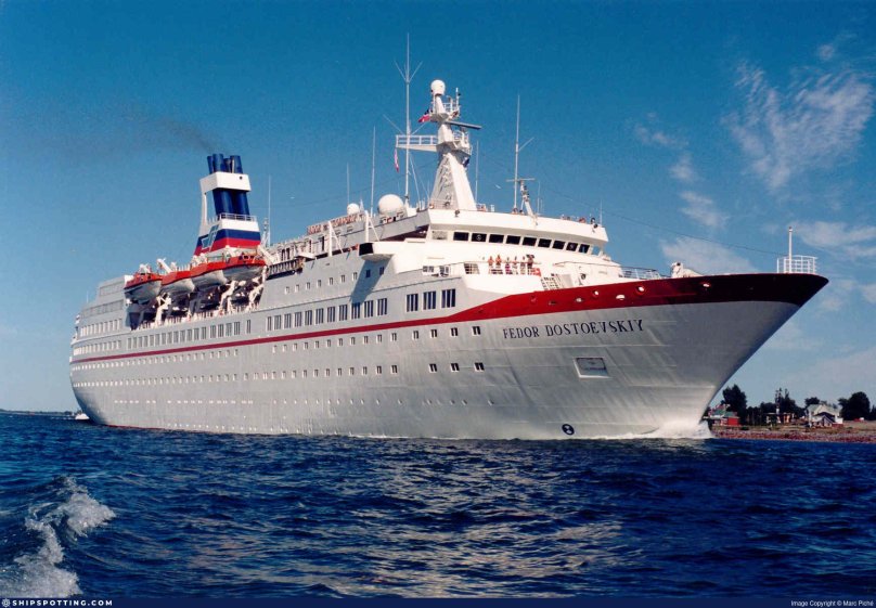 Круизный лайнер Федор Достоевский