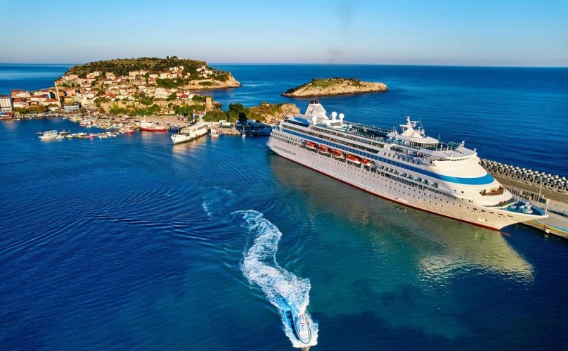 Круизный лайнер Astoria grande