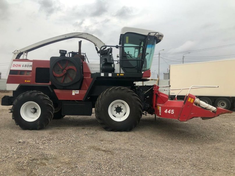 Дон 680 кукурузоуборочный комбайн