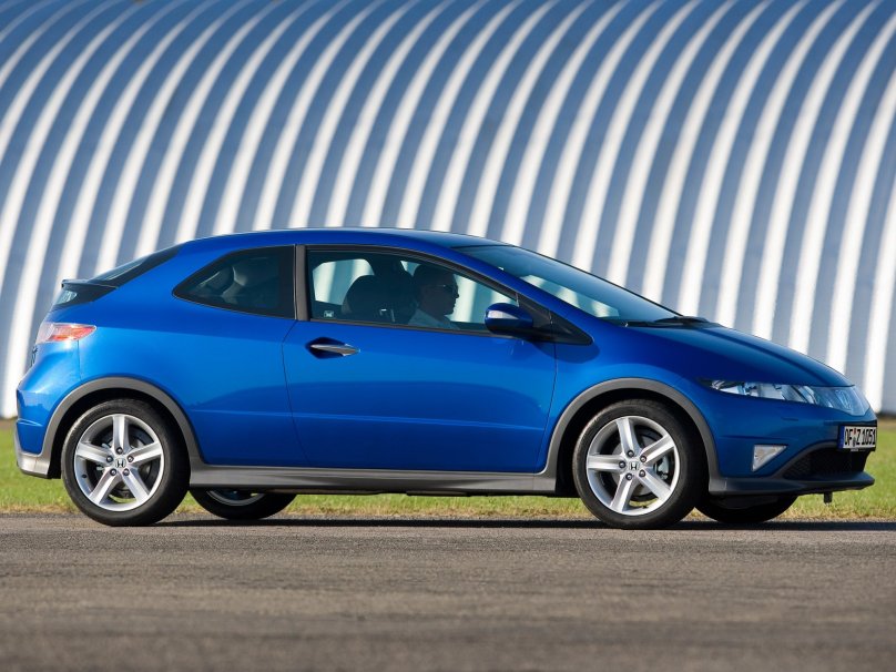 Honda Civic 8 хэтчбек