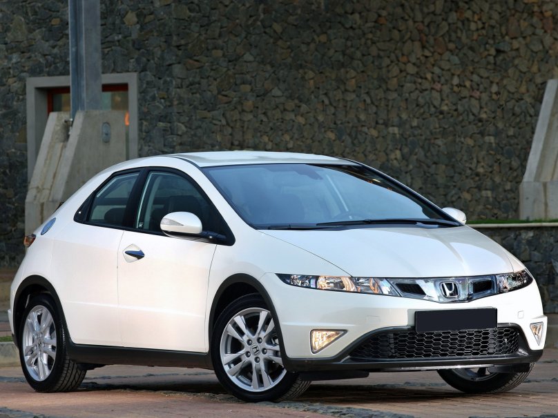 Honda Civic 8 поколение хэтчбек