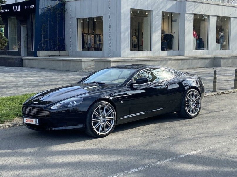 Aston Martin черный