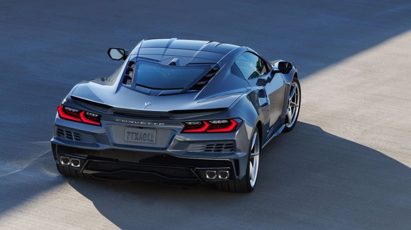 Chevrolet Corvette e-ray 2024