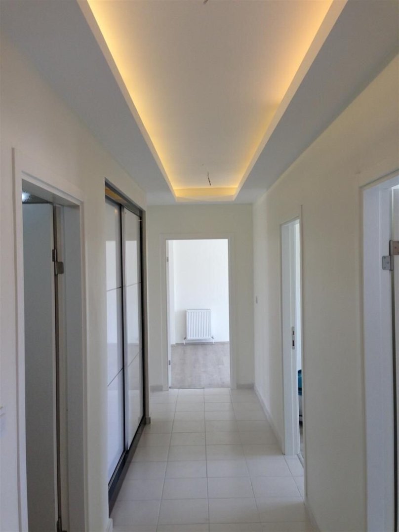 Потолок из гипсокартона в коридоре