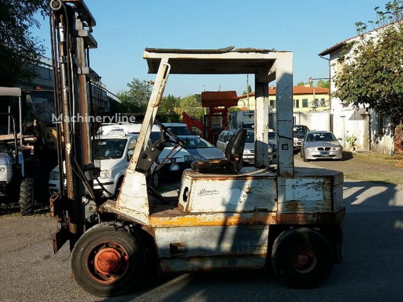 Дизельный вилочный погрузчик om