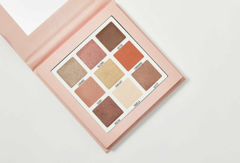 Golden Rose Miss Beauty Eyeshadow Palette nude Addict