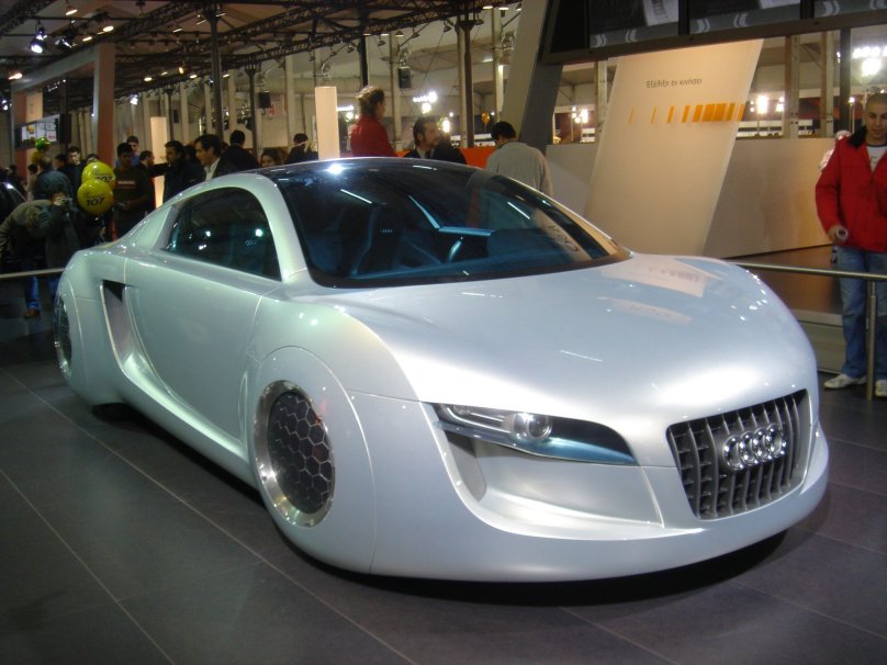 2004: Audi RSQ
