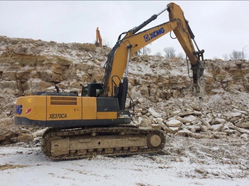 Гусеничный экскаватор XCMG xe370c