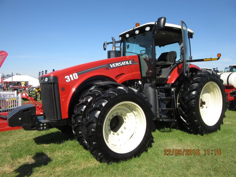 Трактор версатайл 2375