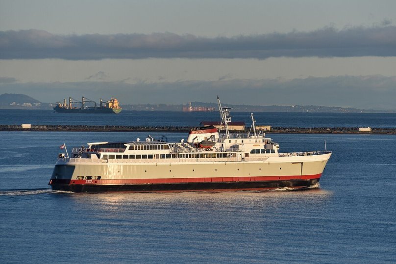 Victoria i паром