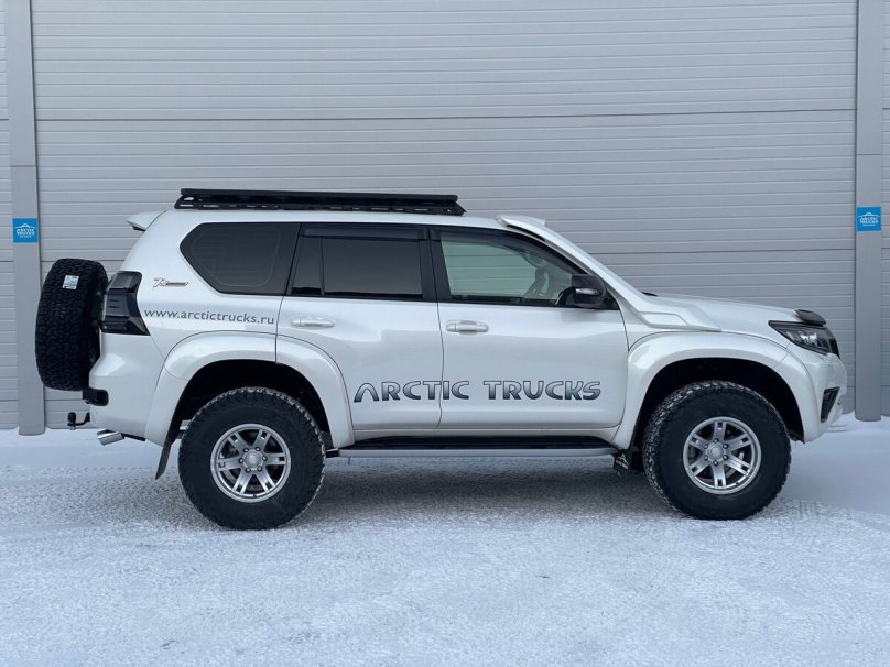 Land Cruiser 300 Arctic Trucks