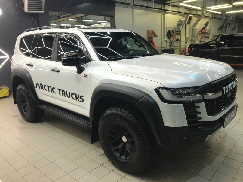 Toyota Land Cruiser 300 Arctic Trucks at35
