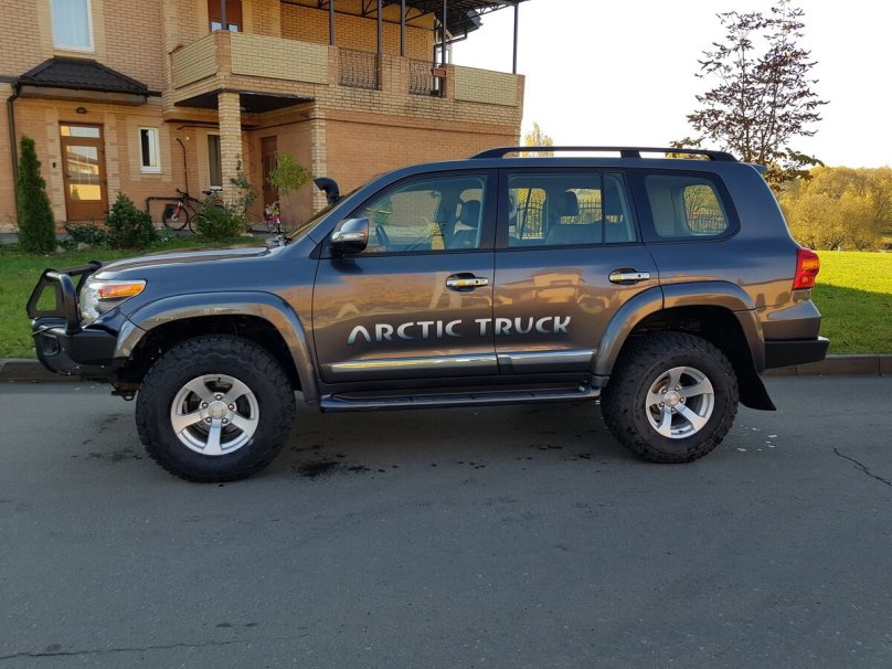 2016 Toyota Land Cruiser Arctic Trucks at37
