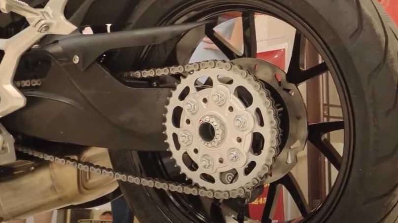 Консольный маятник мотоцикла