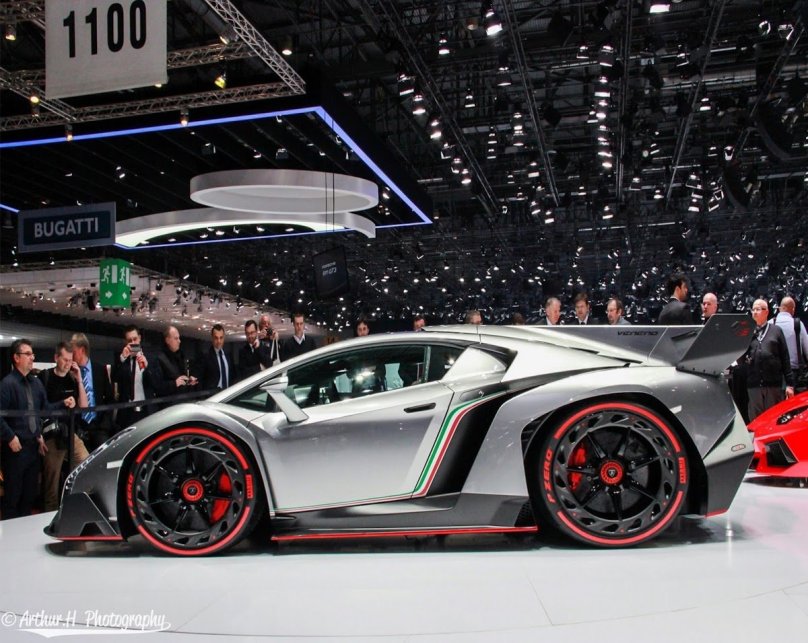 Ламборджини Венено Бугатти