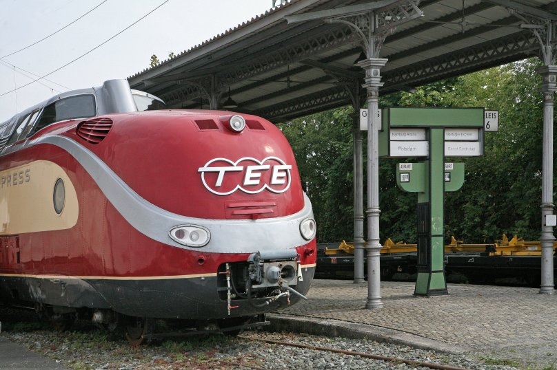 Трансъевропейский экспресс поезд