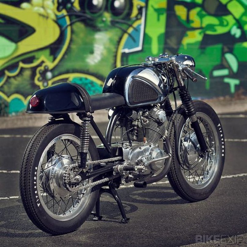 Мотоцикл Урал кафе рейсер