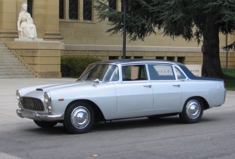 Автомобиль Лянча Фламиния седан