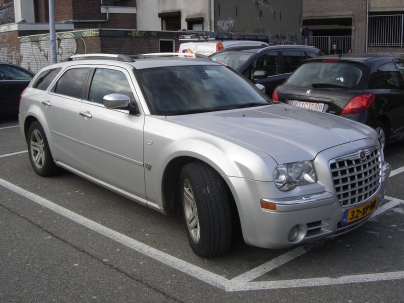 Крайслер 300с Магнум