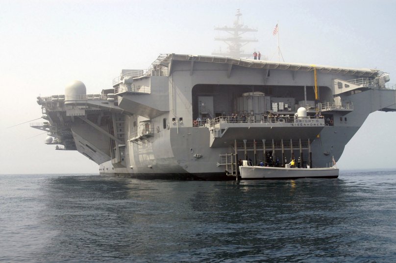 Корма авианосца Нимиц