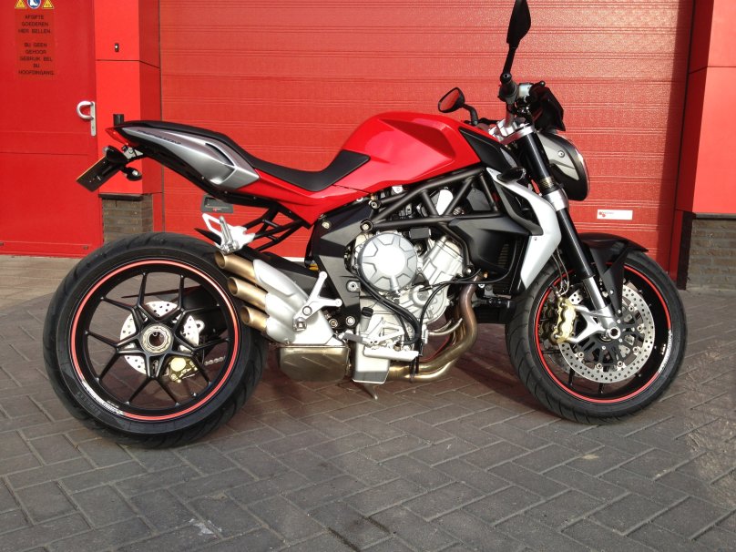 MV Agusta brutale 675 ABS