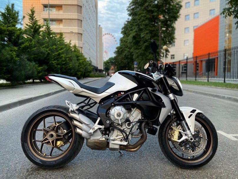 MV Agusta brutale 910s
