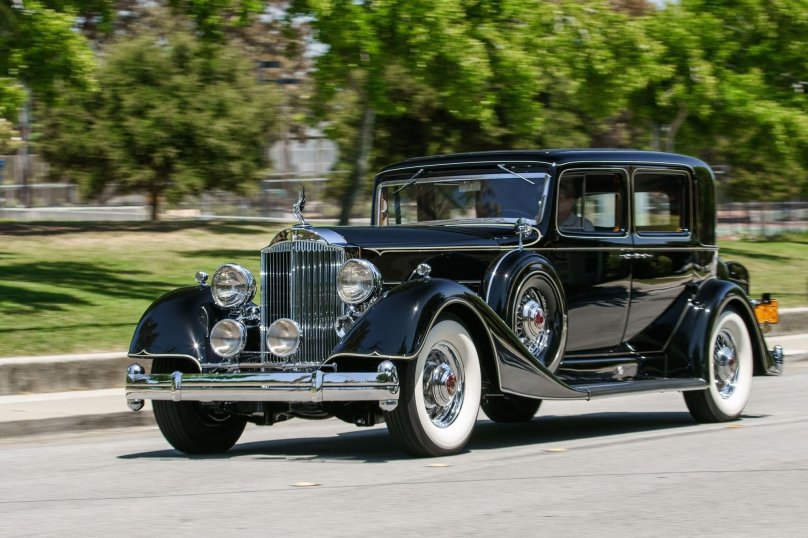Packard 12 sedan