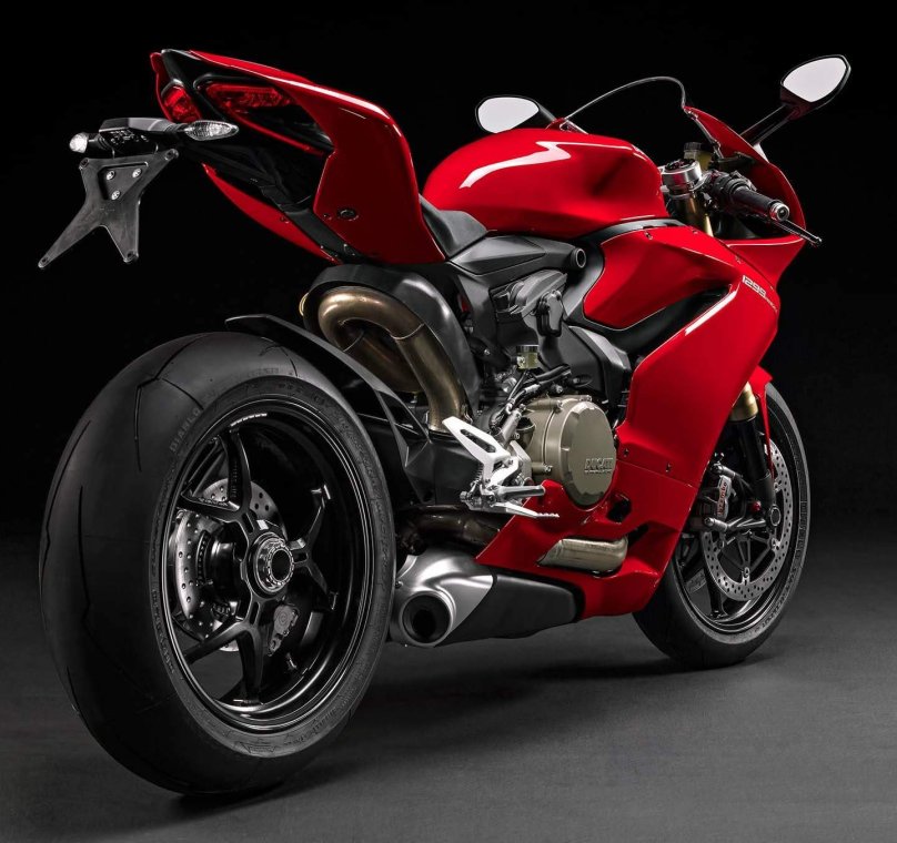 Дукати Панигале 2015